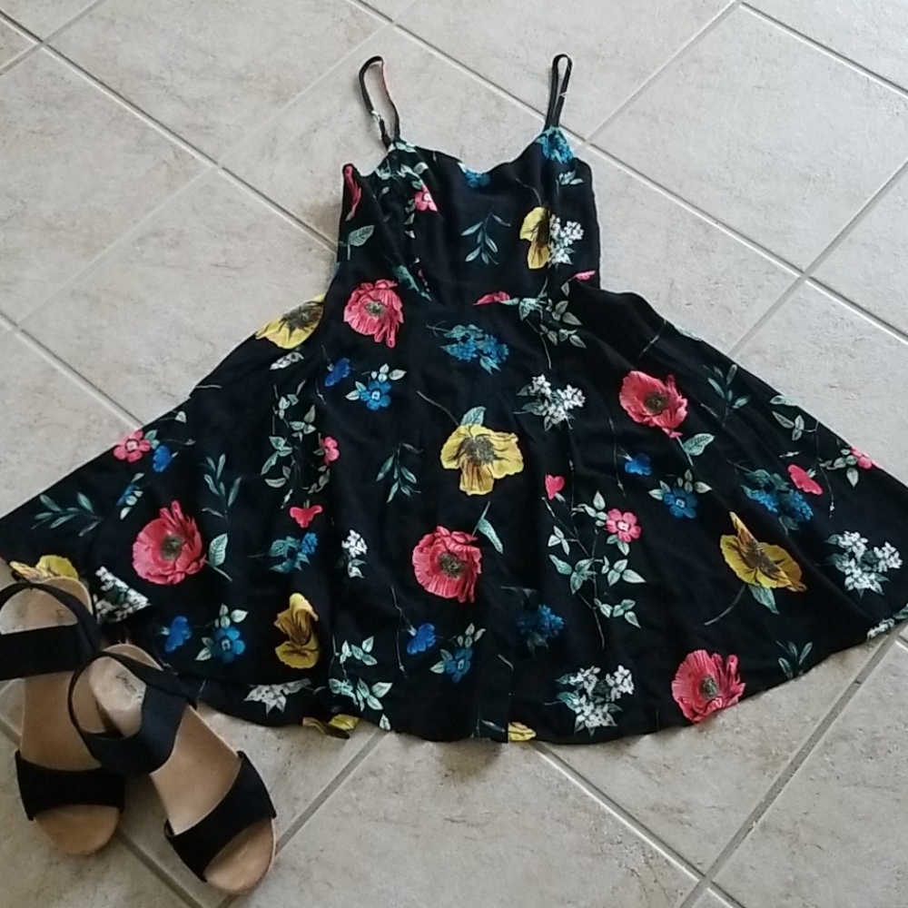 Old Navy bnwt black floral summer dress size XS